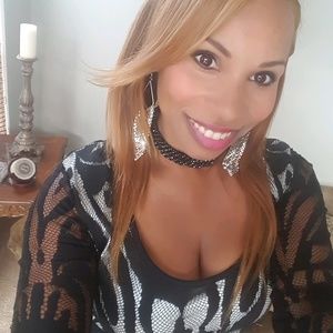 Meet your Posher, Monica